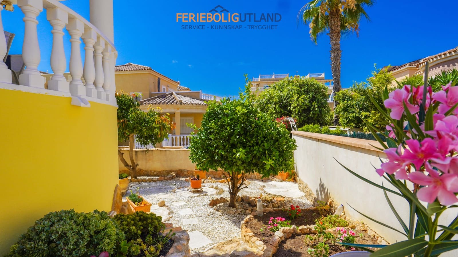 3 soverom Villa til salgs i Playa Flamenca med svømmebasseng garasje - € 490 000 (Ref: 10000761)
