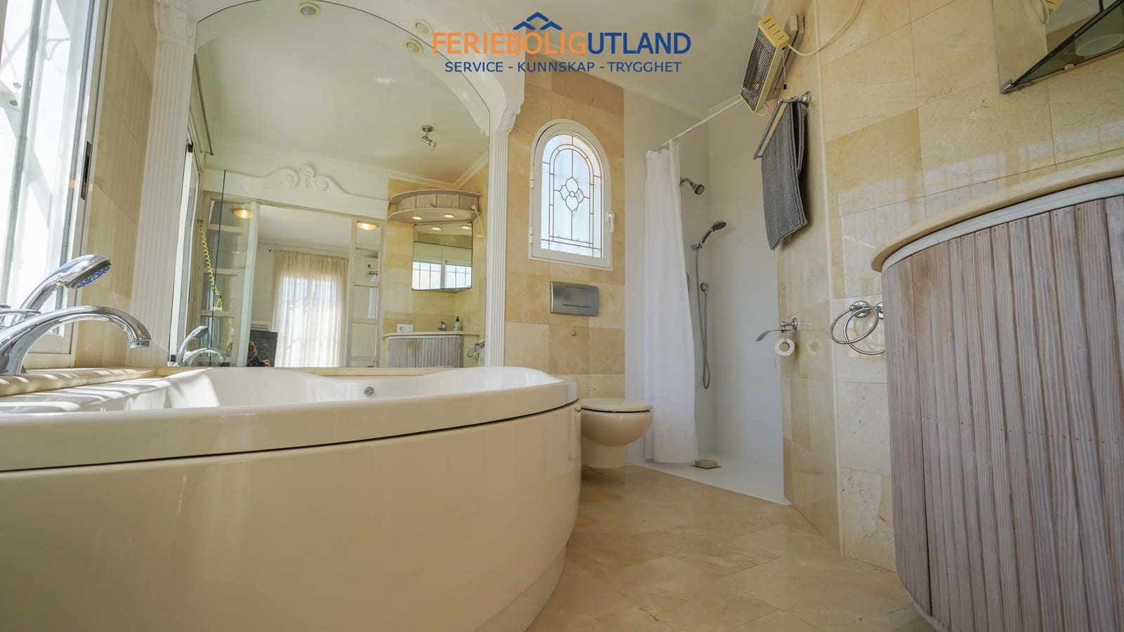 3 soverom Villa til salgs i Playa Flamenca med svømmebasseng garasje - € 490 000 (Ref: 10000761)