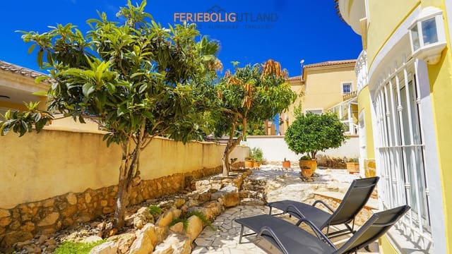 3 slaapkamer Villa te koop in Playa Flamenca, Orihuela met zwembad garage - € 490.000 (Ref: 10000761)