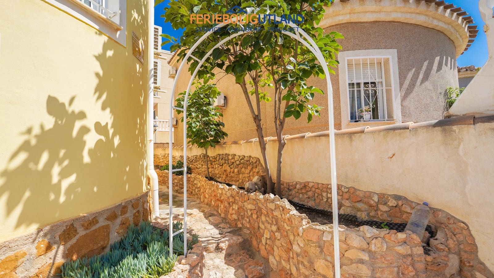 3 soverom Villa til salgs i Playa Flamenca med svømmebasseng garasje - € 490 000 (Ref: 10000761)