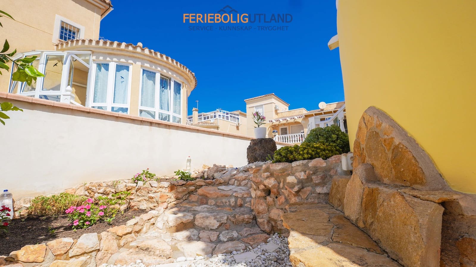 3 soverom Villa til salgs i Playa Flamenca med svømmebasseng garasje - € 490 000 (Ref: 10000761)