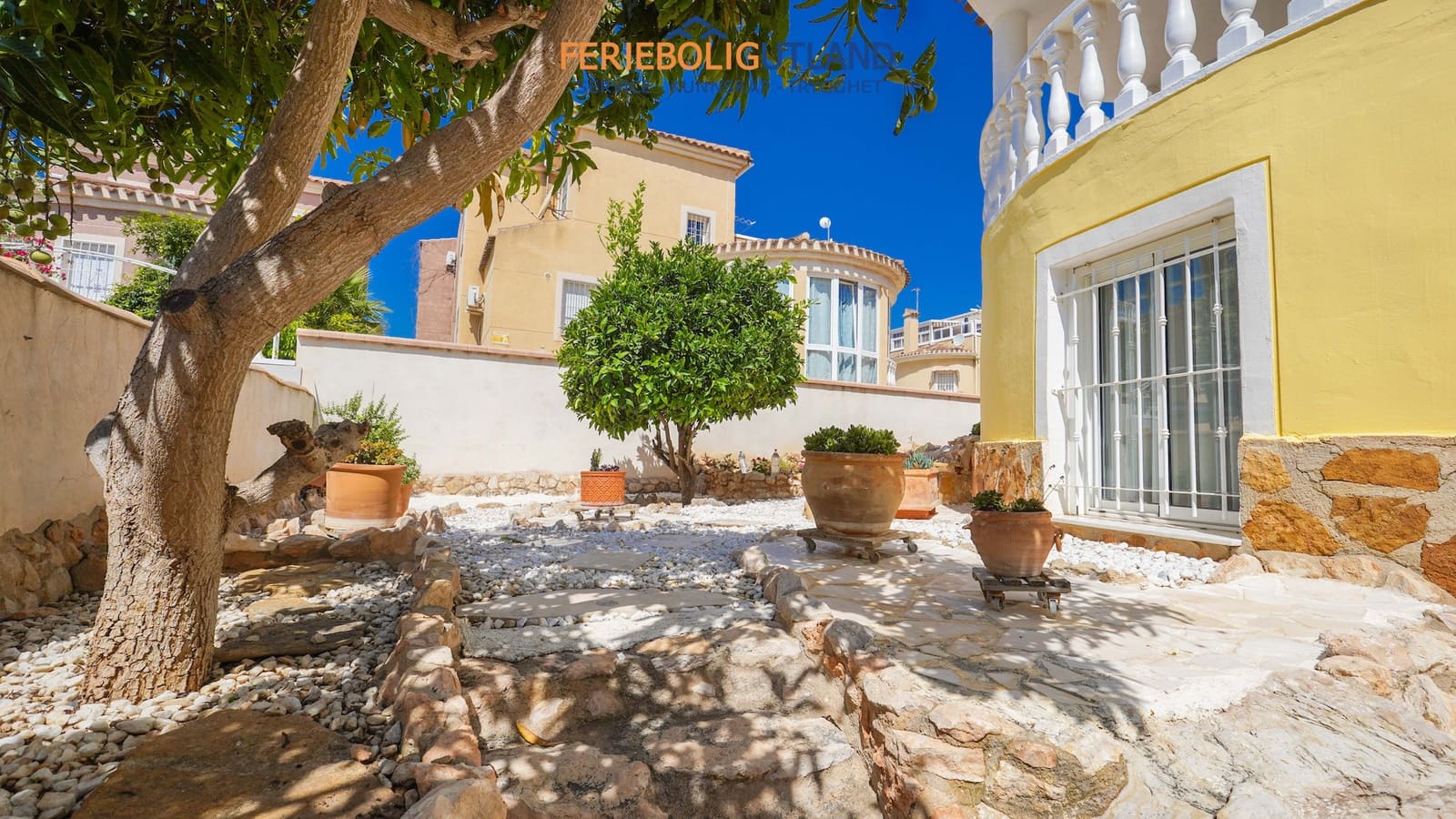 3 soverom Villa til salgs i Playa Flamenca med svømmebasseng garasje - € 490 000 (Ref: 10000761)