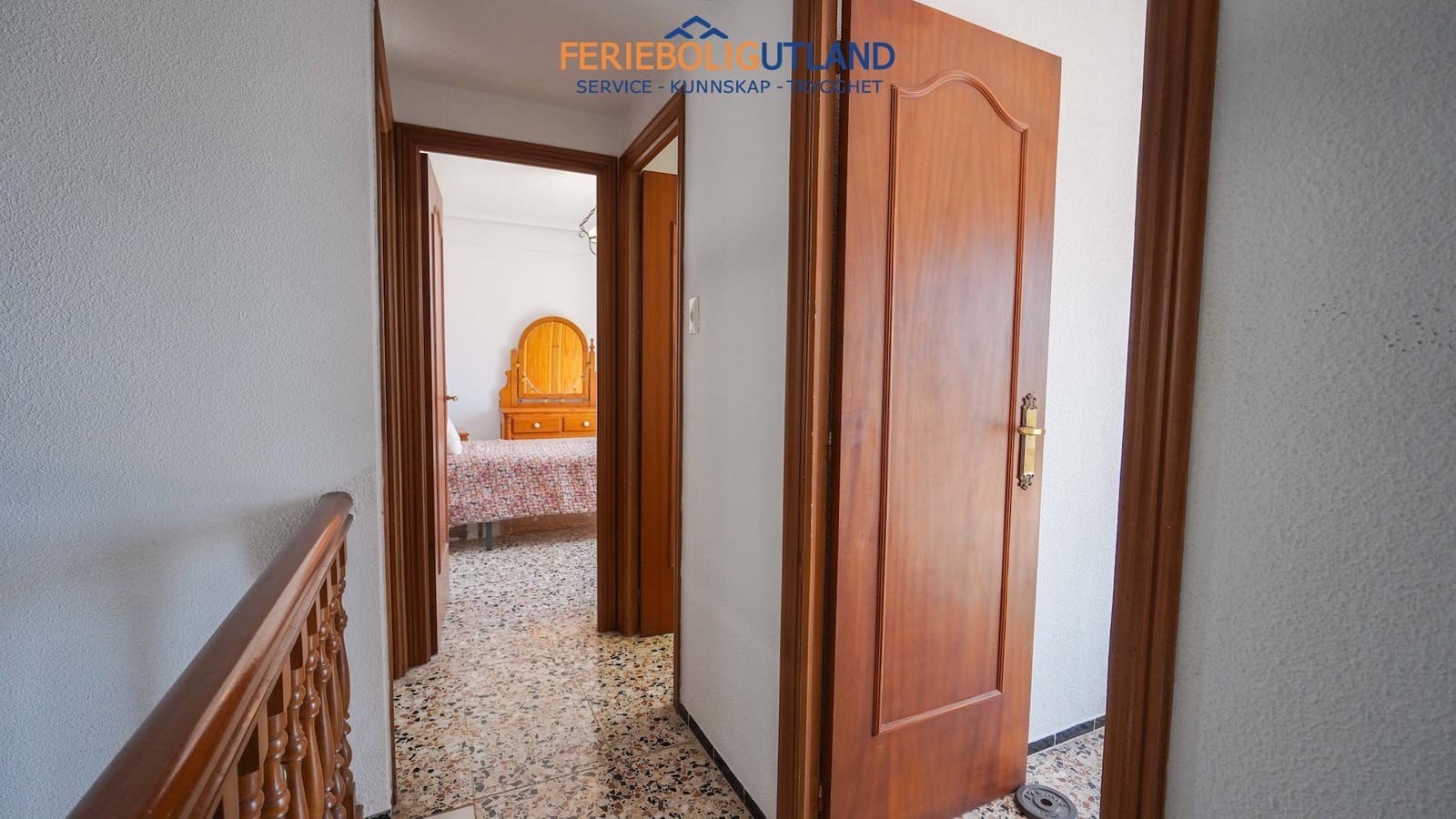 4 bedroom Villa for sale in Elche / Elx with pool garage - € 299,000 (Ref: 10000763)