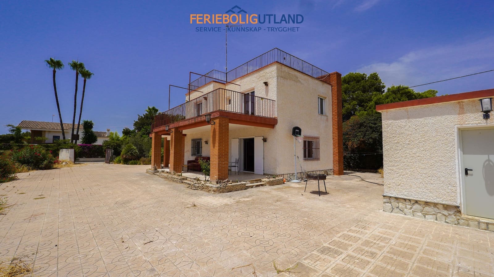 4 bedroom Villa for sale in Elche / Elx with pool garage - € 299,000 (Ref: 10000763)