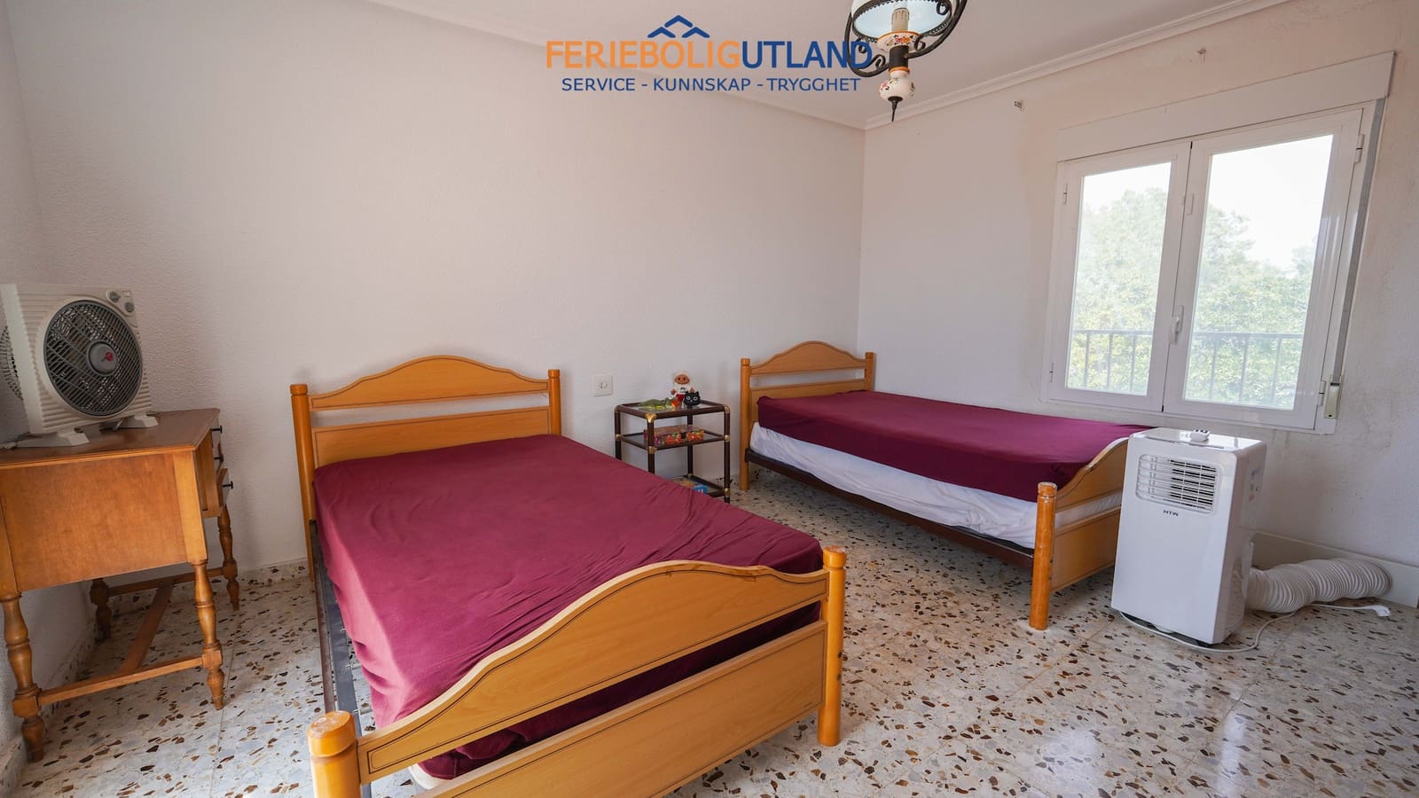 4 bedroom Villa for sale in Elche / Elx with pool garage - € 299,000 (Ref: 10000763)