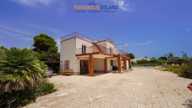 4 bedroom Villa for sale in Las Bayas, Elche / Elx with pool garage - € 299,000 (Ref: 10000763)