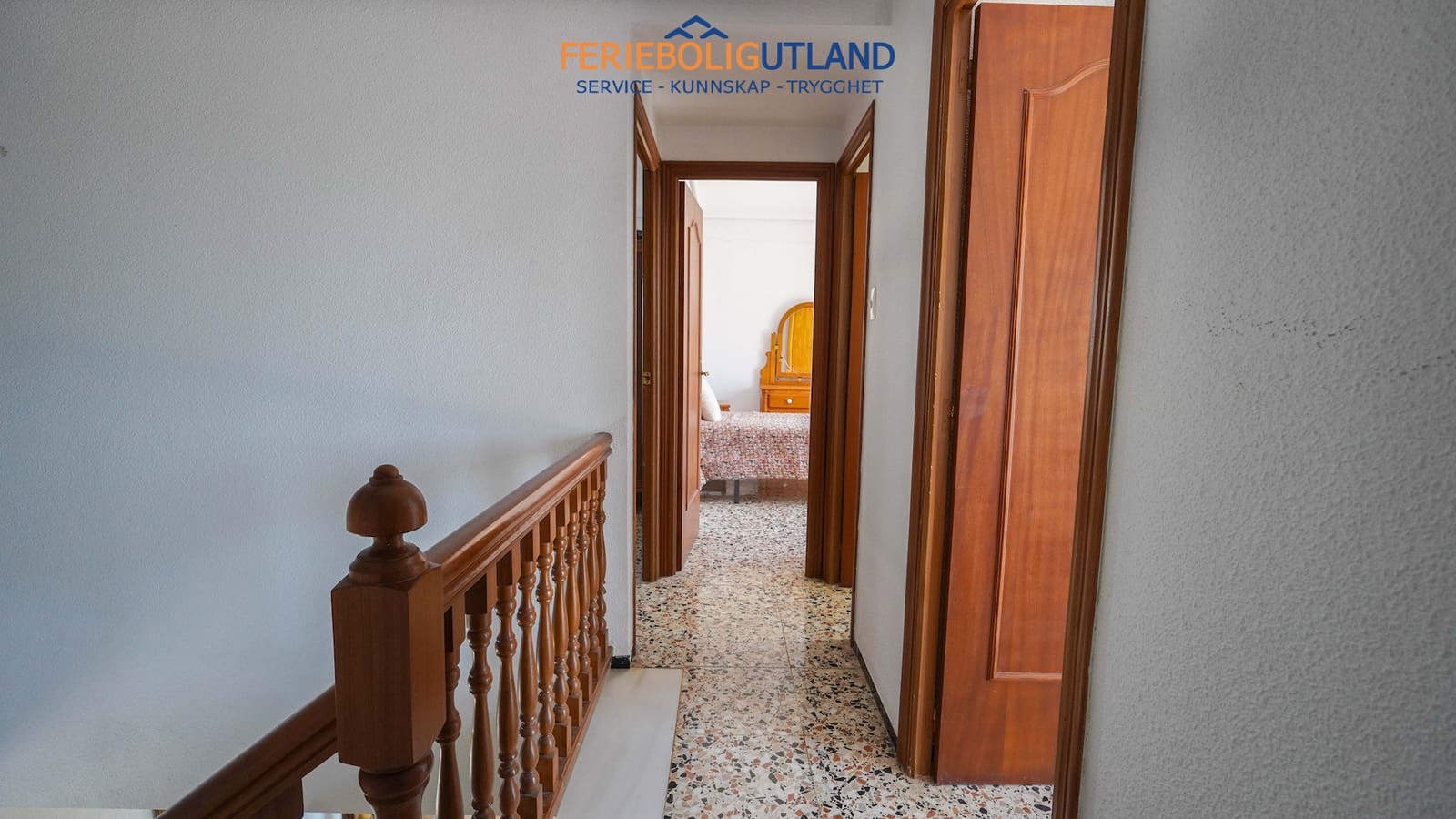 4 bedroom Villa for sale in Elche / Elx with pool garage - € 299,000 (Ref: 10000763)