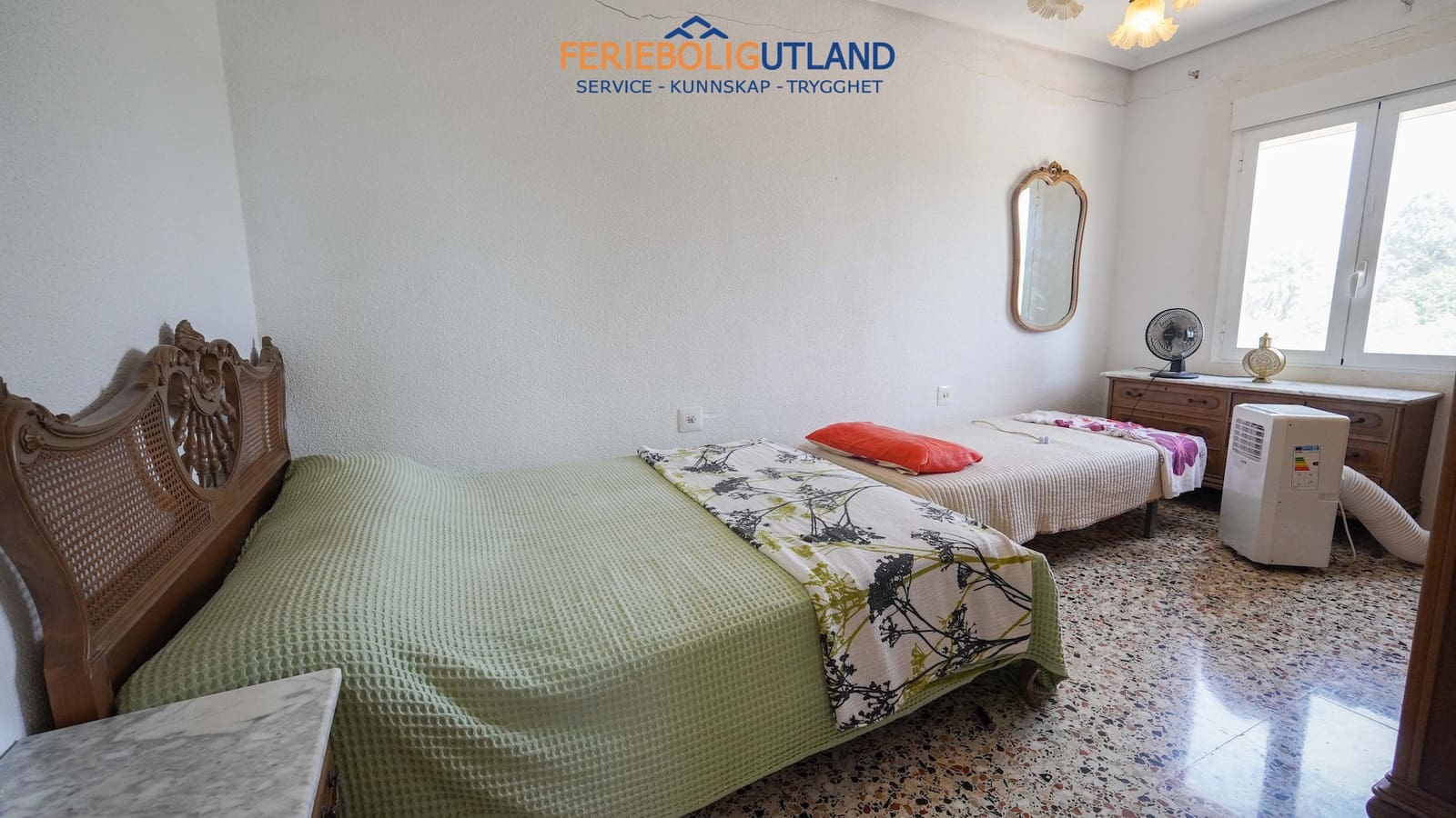 4 bedroom Villa for sale in Elche / Elx with pool garage - € 299,000 (Ref: 10000763)