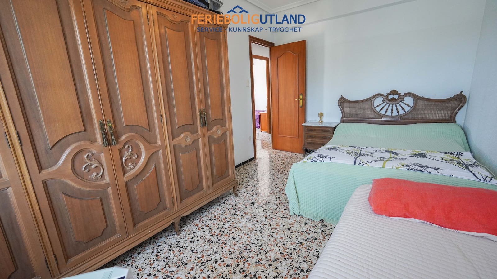 4 bedroom Villa for sale in Elche / Elx with pool garage - € 299,000 (Ref: 10000763)