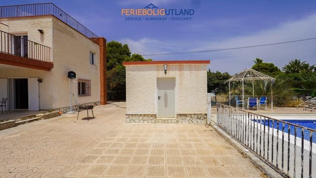 4 bedroom Villa for sale in Las Bayas, Elche / Elx with pool garage - € 299,000 (Ref: 10000763)