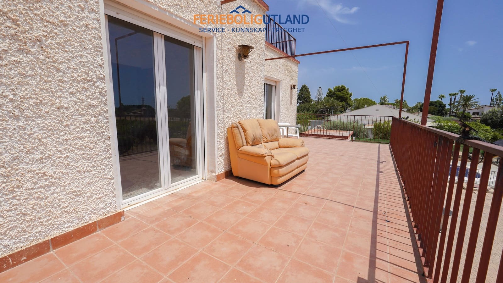 4 bedroom Villa for sale in Elche / Elx with pool garage - € 299,000 (Ref: 10000763)