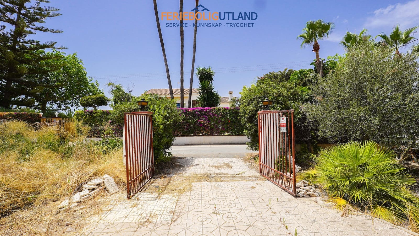 4 bedroom Villa for sale in Elche / Elx with pool garage - € 299,000 (Ref: 10000763)