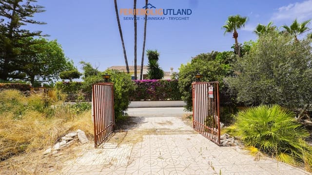 4 bedroom Villa for sale in Las Bayas, Elche / Elx with pool garage - € 299,000 (Ref: 10000763)