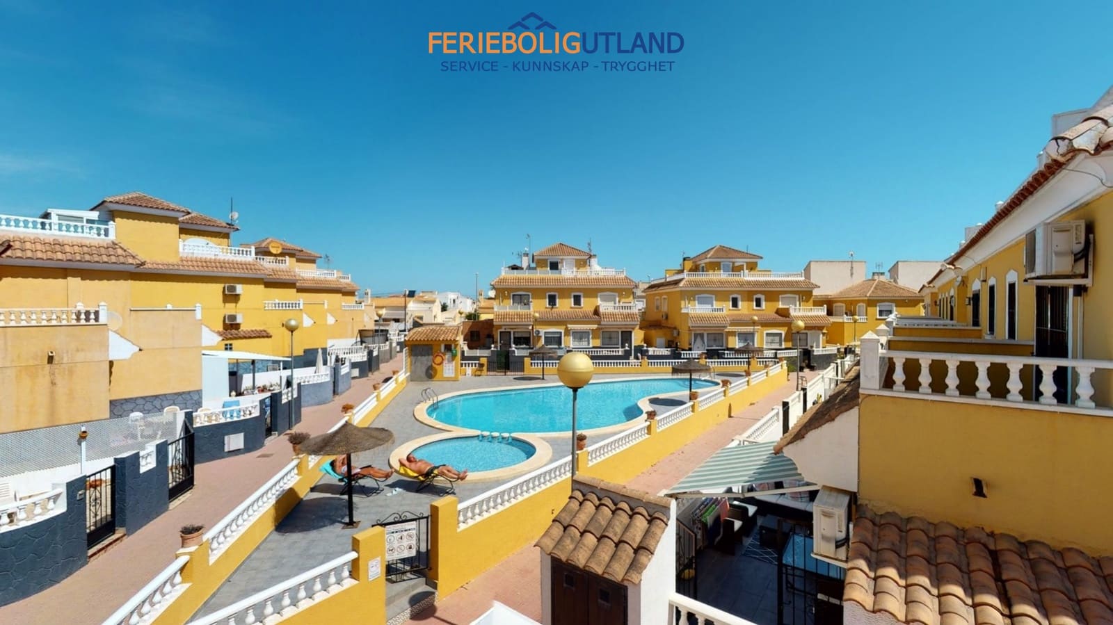 3 chambre Maison de Ville à vendre à Playa Flamenca avec piscine - 229 000 € (Ref: 10000765)