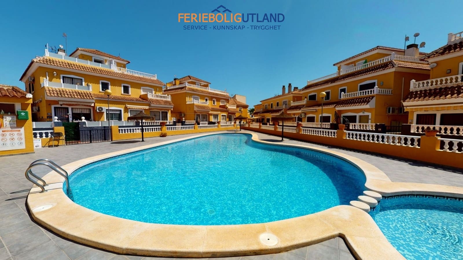 3 chambre Maison de Ville à vendre à Playa Flamenca avec piscine - 229 000 € (Ref: 10000765)
