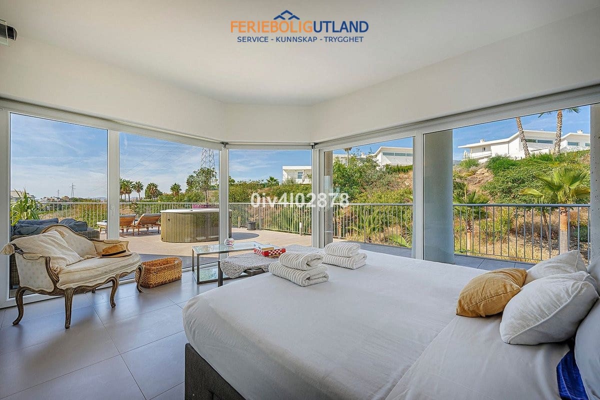 2 slaapkamer Penthouse te koop in Fuengirola met zwembad garage - € 850.000 (Ref: 10000766)