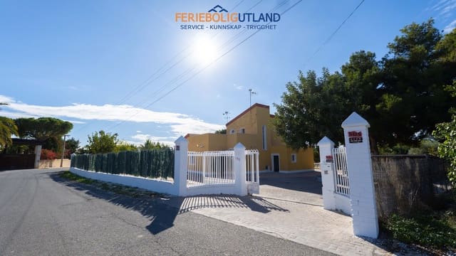 4 bedroom Villa for sale in Perleta - Maitino, Elche / Elx with pool garage - € 420,000 (Ref: 10000767)