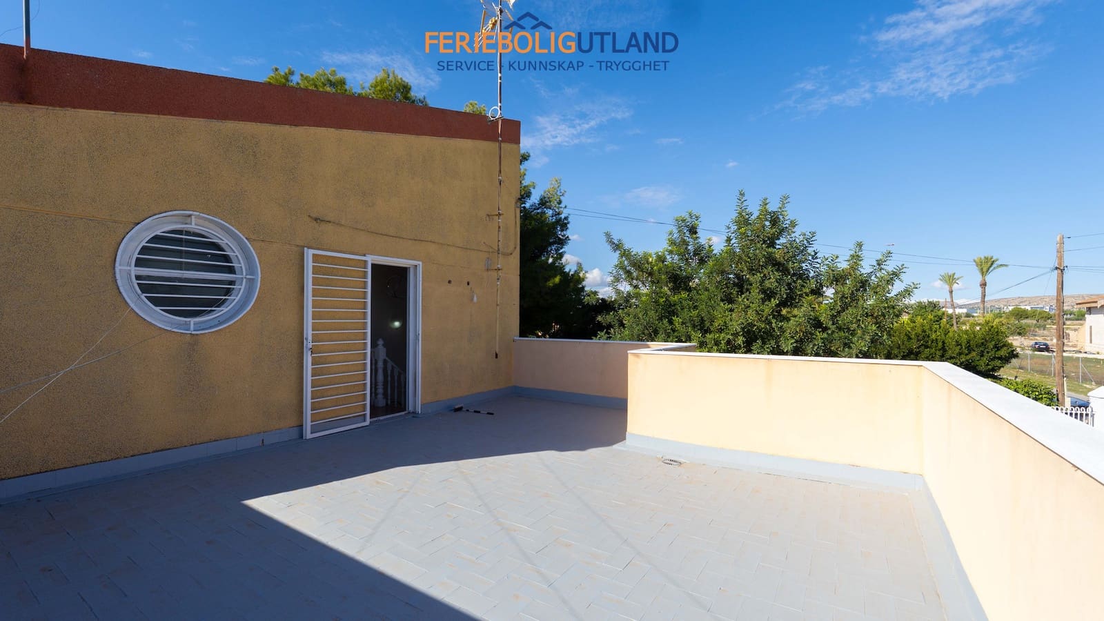 4 bedroom Villa for sale in Elche / Elx with pool garage - € 420,000 (Ref: 10000767)