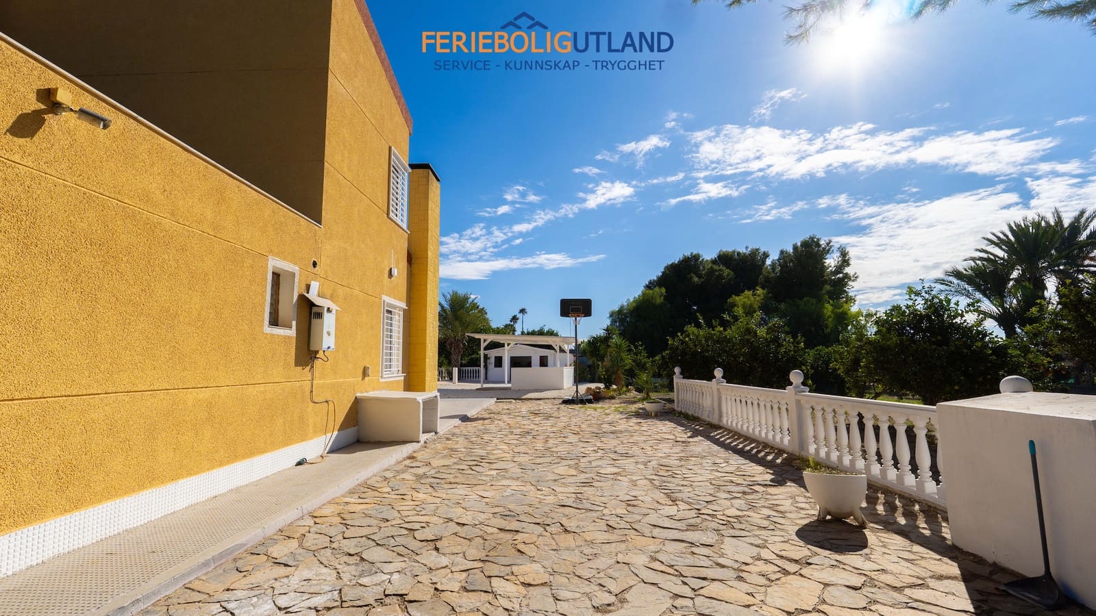 4 bedroom Villa for sale in Elche / Elx with pool garage - € 420,000 (Ref: 10000767)