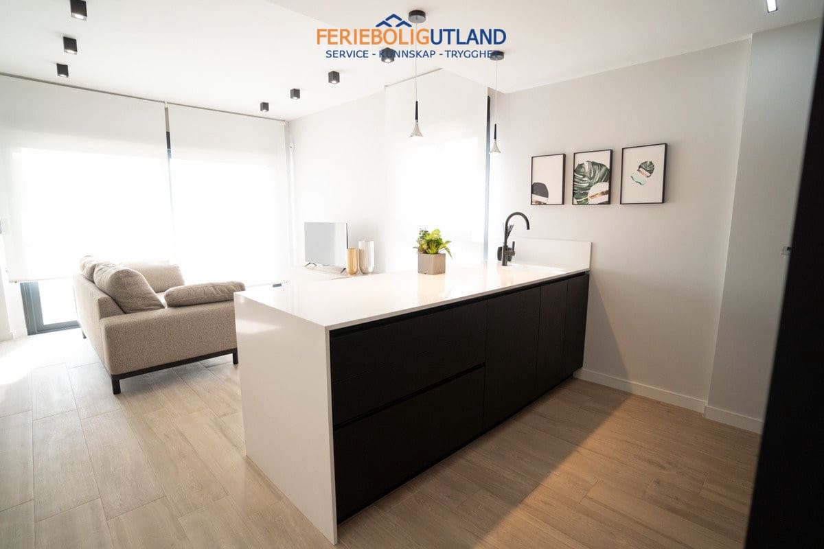 Pareado de 4 habitaciones en Orihuela Costa en venta con piscina garaje - 699.900 € (Ref: 10000782)