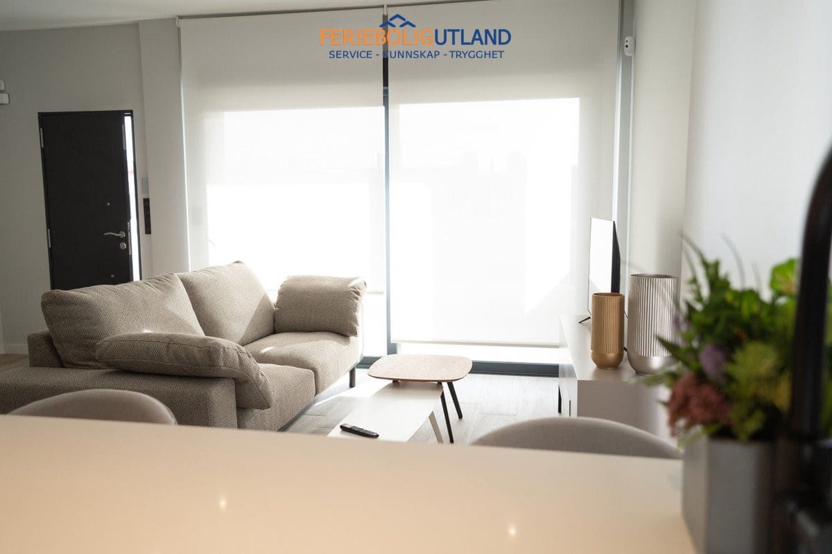 Pareado de 4 habitaciones en Orihuela Costa en venta con piscina garaje - 699.900 € (Ref: 10000782)