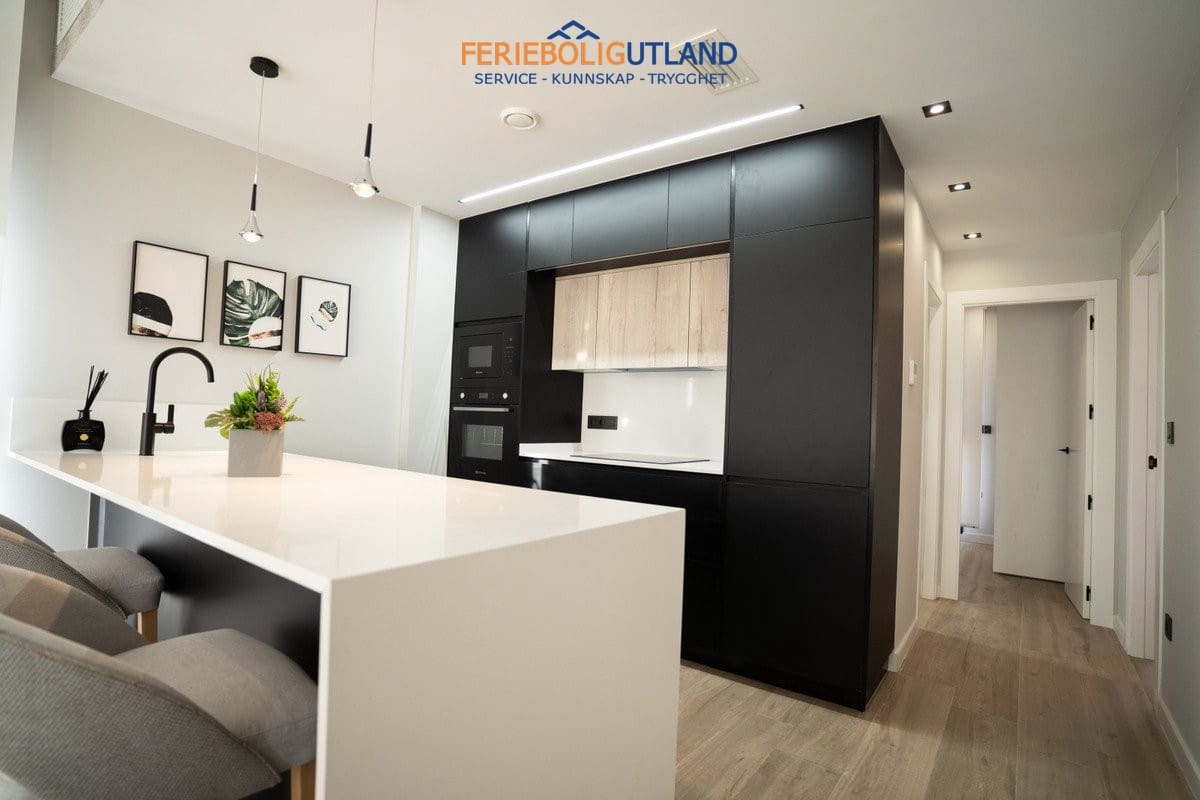 Pareado de 4 habitaciones en Orihuela Costa en venta con piscina garaje - 699.900 € (Ref: 10000782)