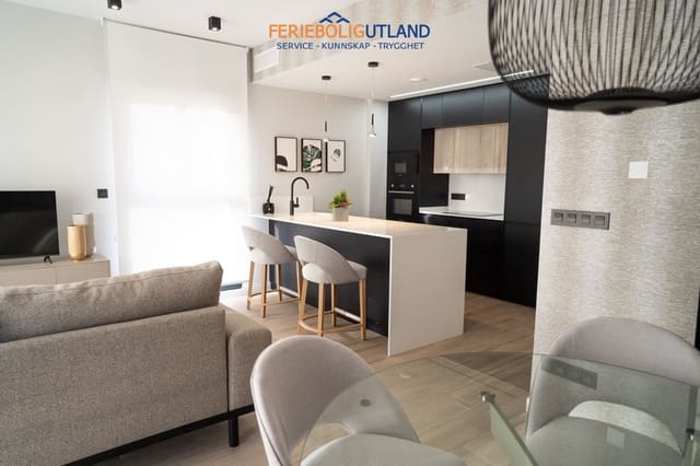 Pareado de 4 habitaciones en Punta Prima, Orihuela en venta con piscina garaje - 699.900 € (Ref: 10000782)