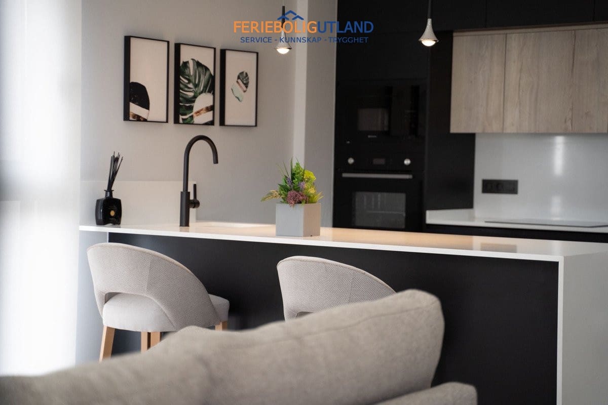Pareado de 4 habitaciones en Orihuela Costa en venta con piscina garaje - 699.900 € (Ref: 10000782)