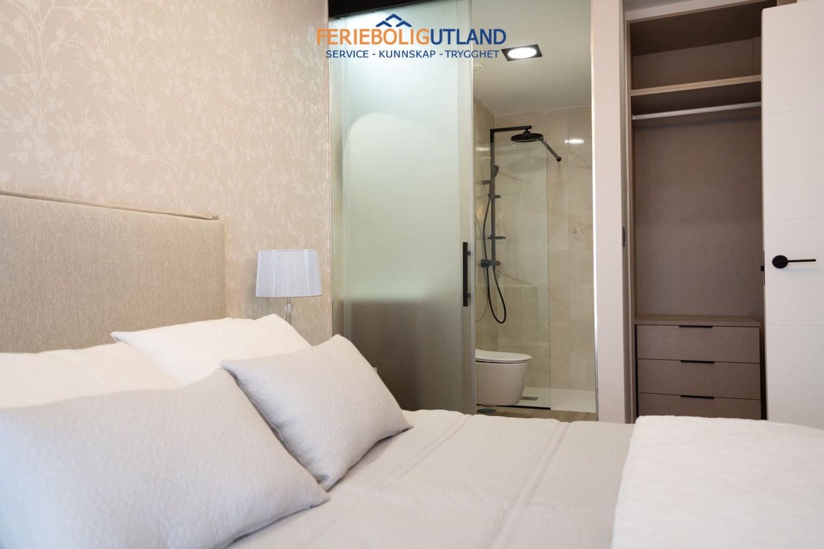 Pareado de 4 habitaciones en Orihuela Costa en venta con piscina garaje - 699.900 € (Ref: 10000782)