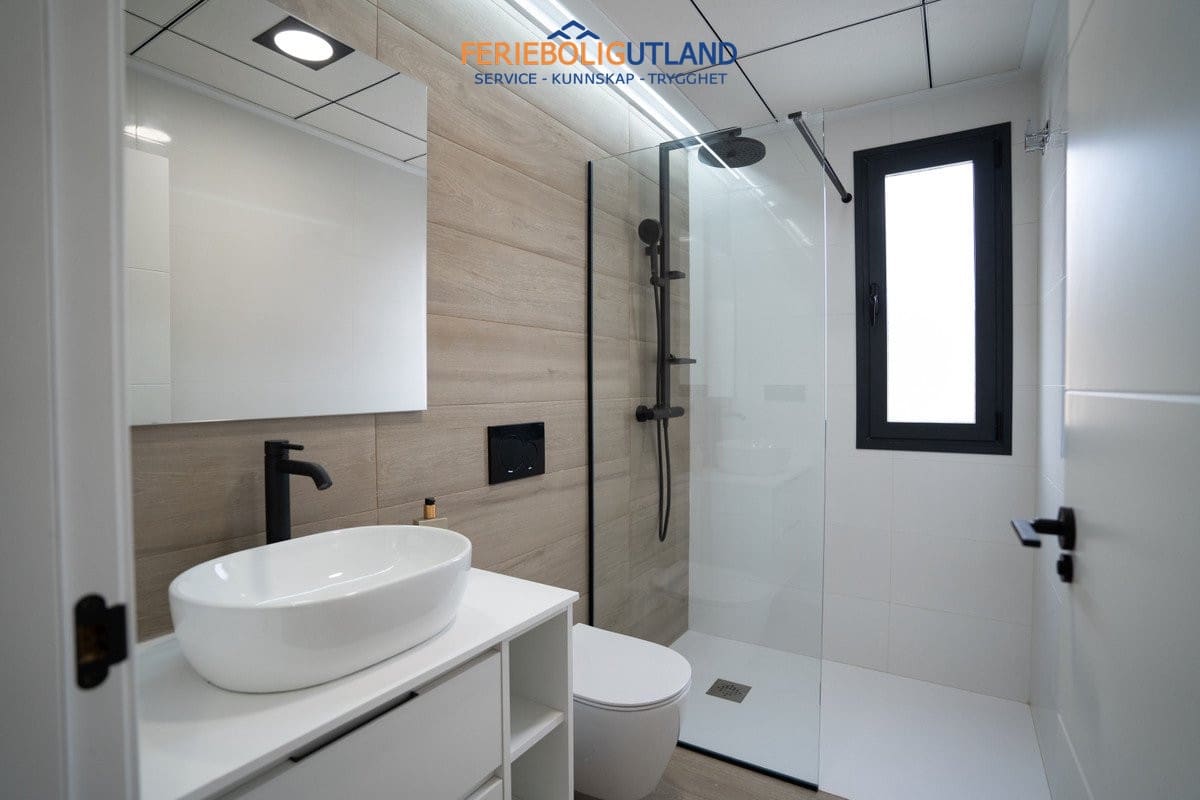 Pareado de 4 habitaciones en Orihuela Costa en venta con piscina garaje - 699.900 € (Ref: 10000782)