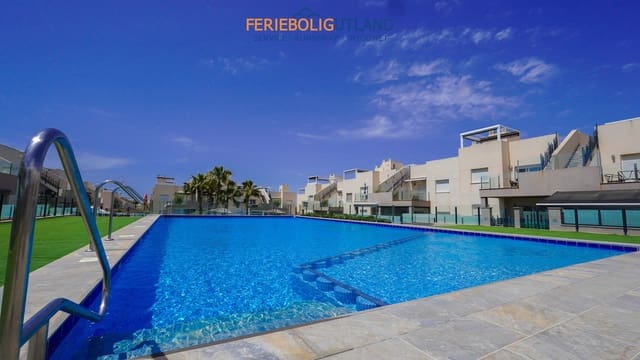Ático de 2 habitaciones en Aguas Nuevas, Torrevieja en venta con piscina garaje - 285.000 € (Ref: 10000785)