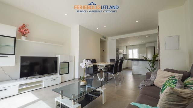 Ático de 2 habitaciones en Aguas Nuevas, Torrevieja en venta con piscina garaje - 285.000 € (Ref: 10000785)