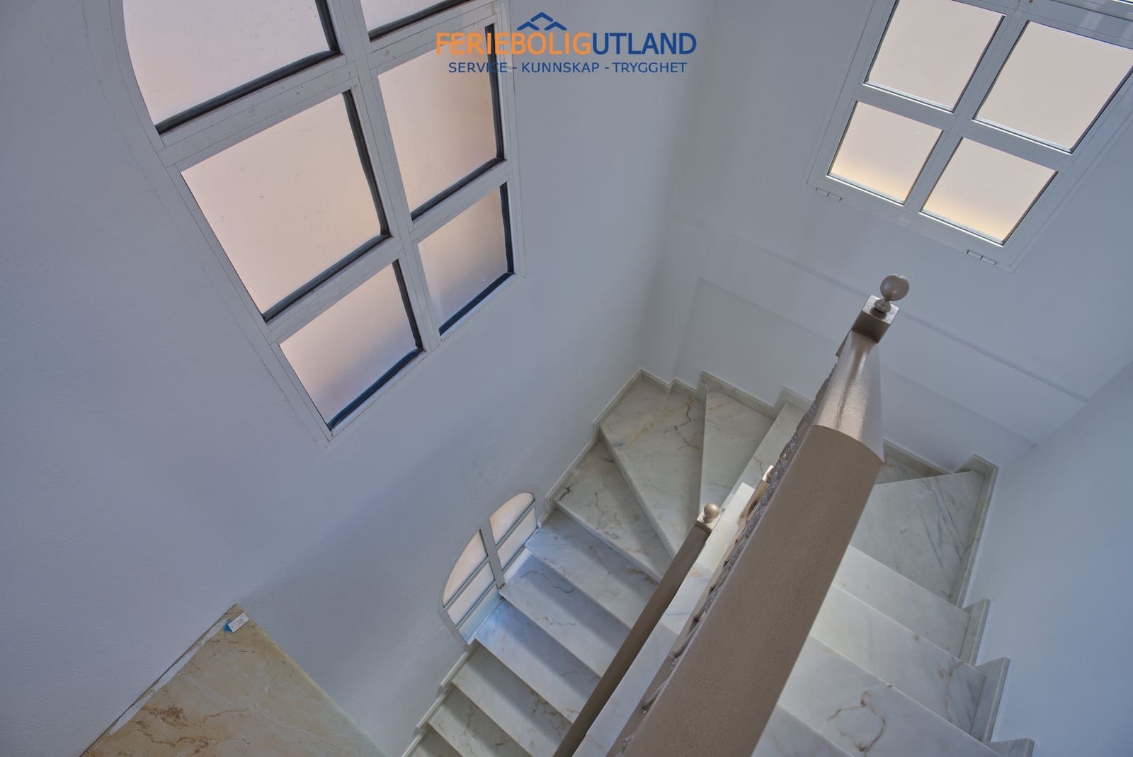 Chalet de 3 habitaciones en Torrevieja en venta con piscina garaje - 415.000 € (Ref: 10000789)