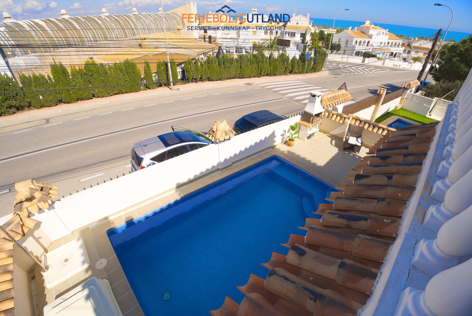 Chalet de 3 habitaciones en Torrevieja en venta con piscina garaje - 415.000 € (Ref: 10000789)