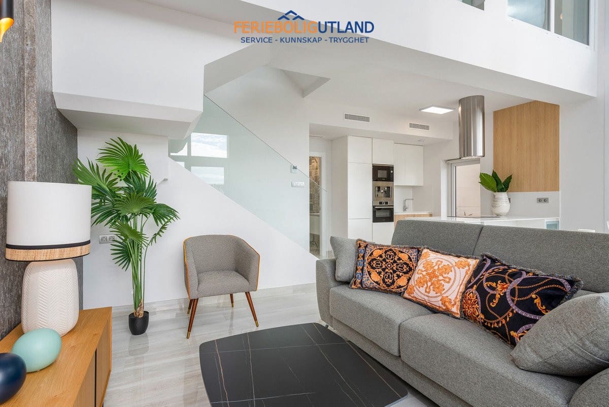3 quarto Moradia para venda em Ciudad Quesada com piscina garagem - 649 000 € (Ref: 10000798)