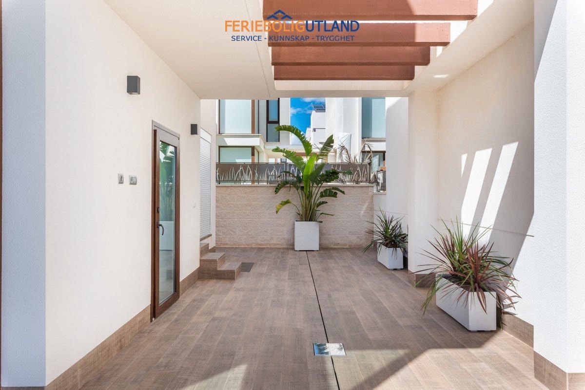 3 quarto Moradia para venda em Ciudad Quesada com piscina garagem - 649 000 € (Ref: 10000798)