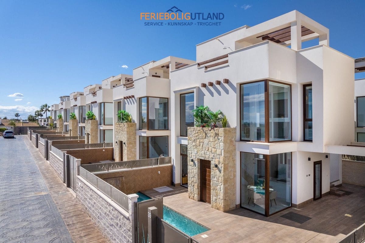 3 quarto Moradia para venda em Ciudad Quesada com piscina garagem - 649 000 € (Ref: 10000798)