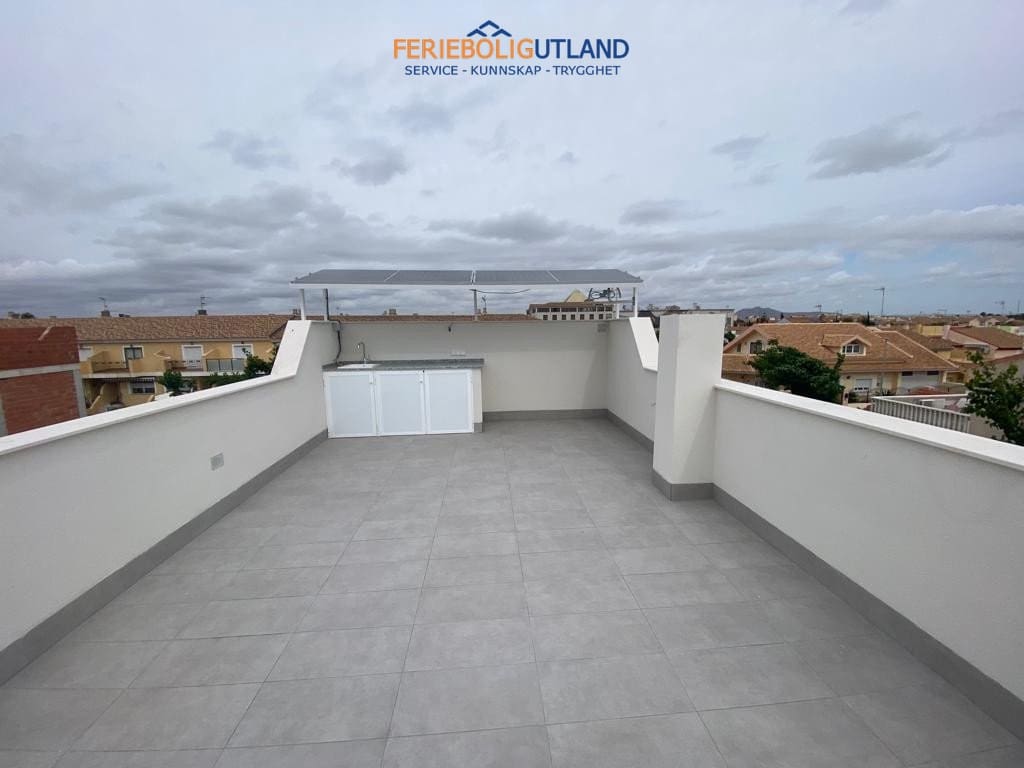 3 soverom Villa til salgs i Los Alcazares med svømmebasseng garasje - € 419 900 (Ref: 10000804)