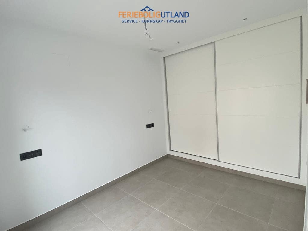 3 soverom Villa til salgs i Los Alcazares med svømmebasseng garasje - € 419 900 (Ref: 10000804)