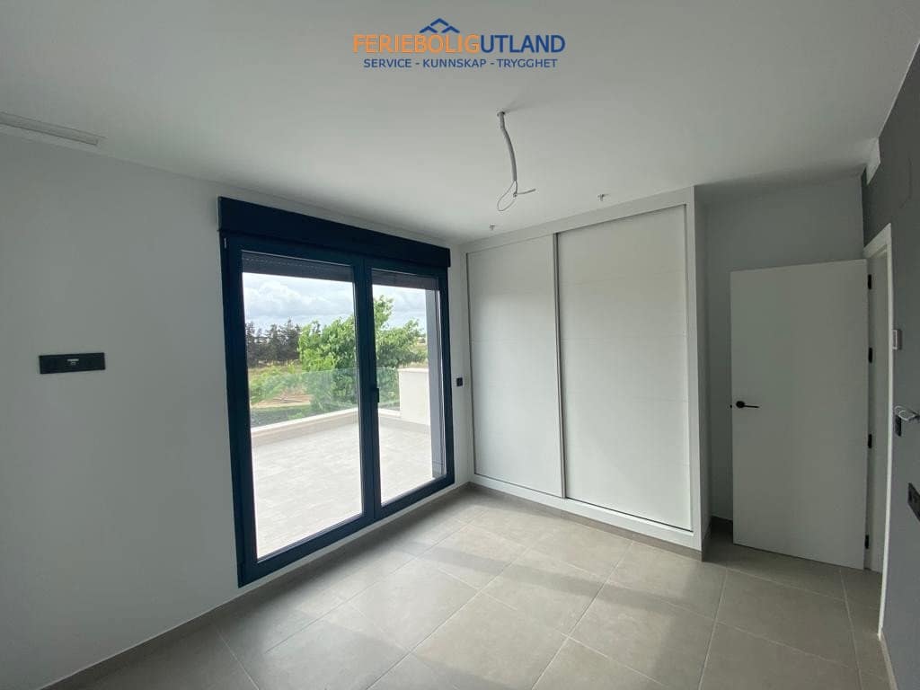 3 soverom Villa til salgs i Los Alcazares med svømmebasseng garasje - € 419 900 (Ref: 10000804)