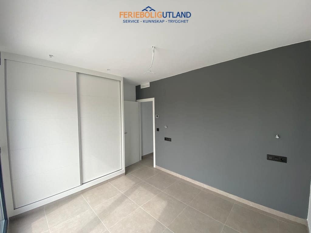 3 soverom Villa til salgs i Los Alcazares med svømmebasseng garasje - € 419 900 (Ref: 10000804)