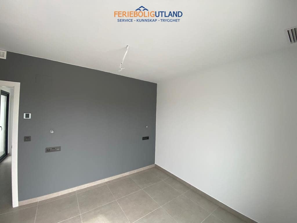3 soverom Villa til salgs i Los Alcazares med svømmebasseng garasje - € 419 900 (Ref: 10000804)
