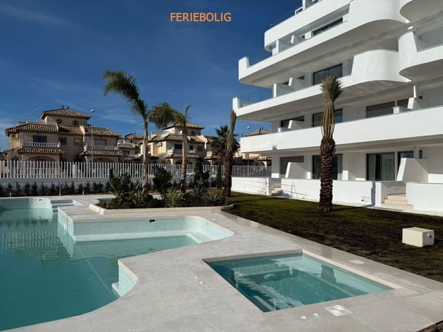 Apartamento de 2 habitaciones en Cabo Roig, Orihuela en venta con piscina garaje - 369.000 € (Ref: 10000808)