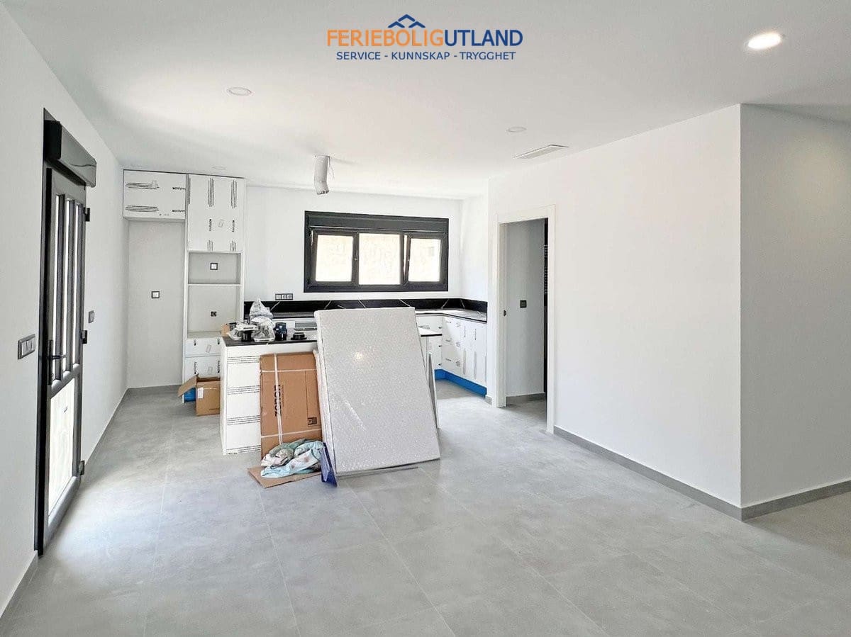 5 soveværelse Villa til salg i Torrevieja med swimmingpool garage - € 1.200.000 (Ref: 10000813)