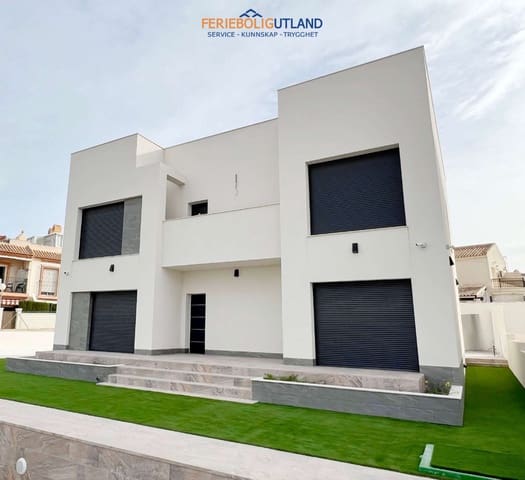 5 soveværelse Villa til salg i Aguas Nuevas, Torrevieja med swimmingpool garage - € 1.200.000 (Ref: 10000813)