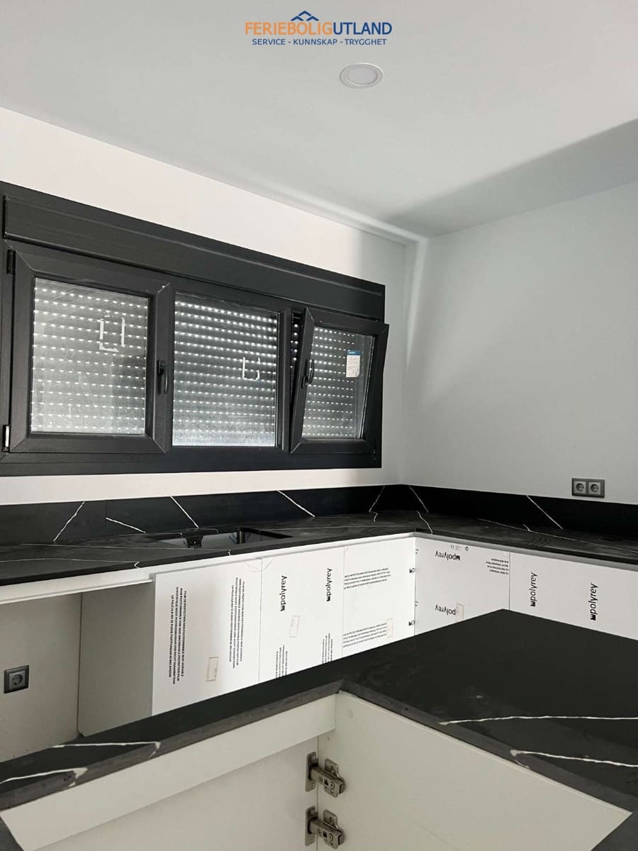5 soveværelse Villa til salg i Torrevieja med swimmingpool garage - € 1.200.000 (Ref: 10000813)