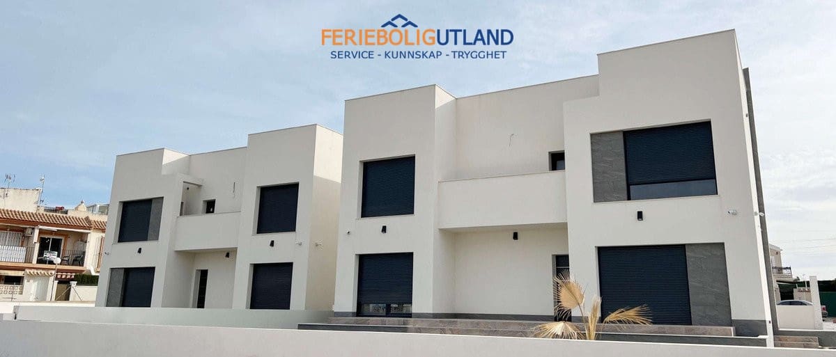 5 soveværelse Villa til salg i Torrevieja med swimmingpool garage - € 1.200.000 (Ref: 10000813)