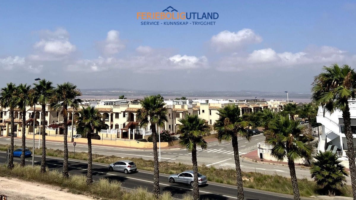 5 soveværelse Villa til salg i Torrevieja med swimmingpool garage - € 1.200.000 (Ref: 10000813)