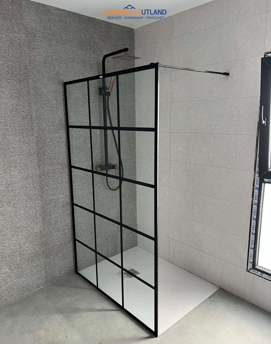 5 soveværelse Villa til salg i Torrevieja med swimmingpool garage - € 1.200.000 (Ref: 10000813)