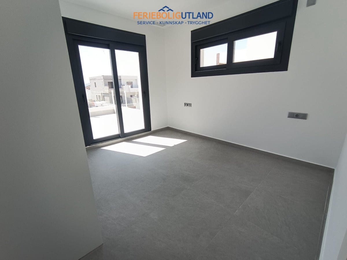 3 Zimmer Doppelhaus zu verkaufen in Daya Nueva mit Pool Garage - 317.000 € (Ref: 10000814)